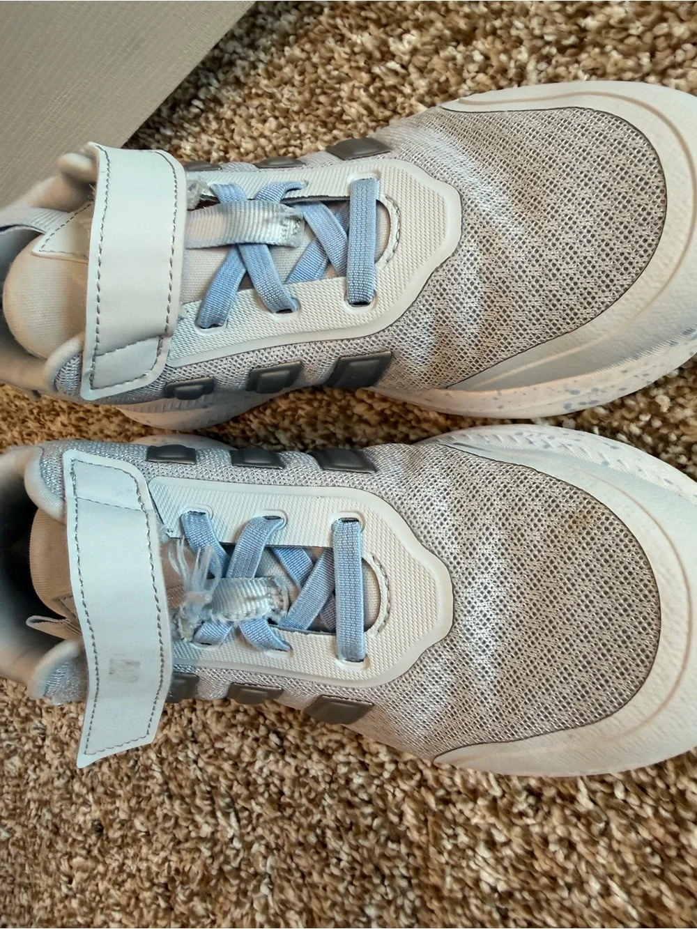 Kids / Girls Lightweight Athletic Sneakers in Light Gray and Blue - Size 3